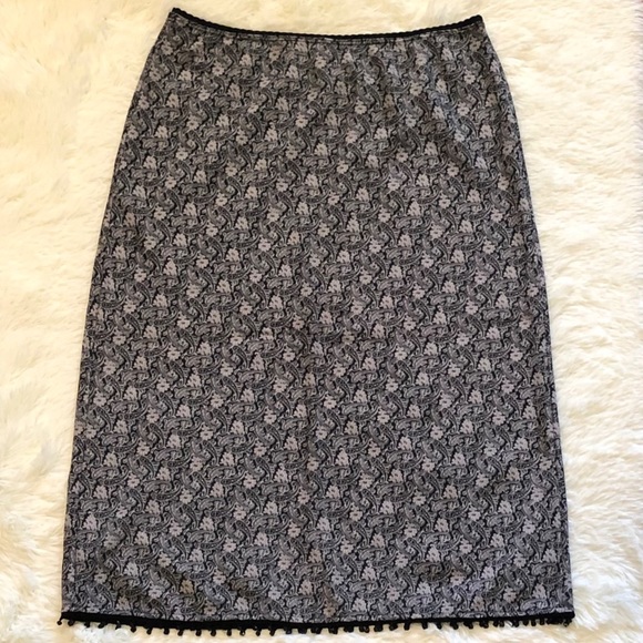VTG.”WET SEAL”—90’s FLORAL GRAY SKIRT—BEADS AT HEM!! (EUC/1—OWNER–ME/LIKE NEW)!! - Picture 2 of 5